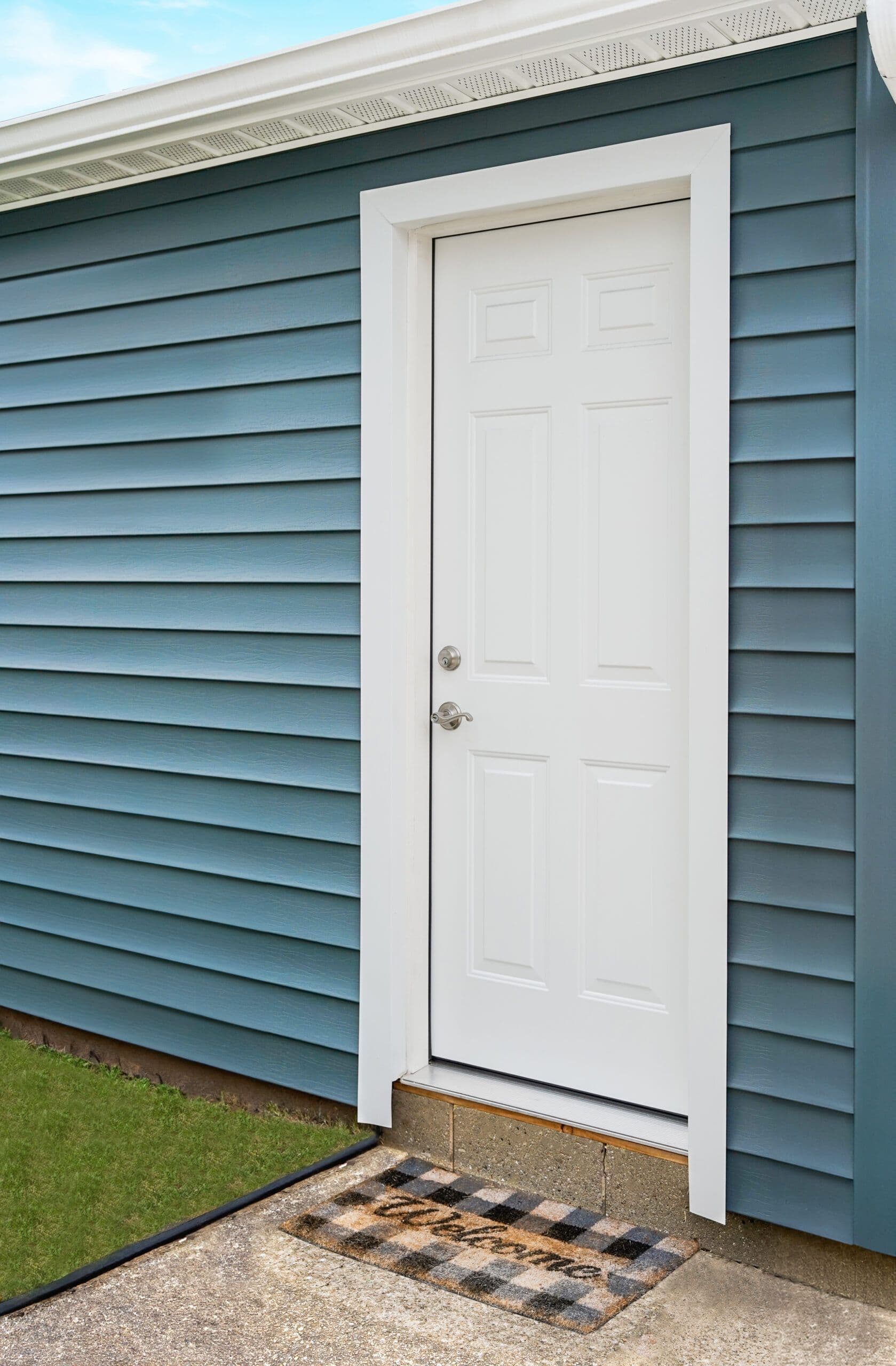 Legacy-006-Smooth-Steel-Door_Satin-Nickel-Georgain-Lockset-and-Deadbolt